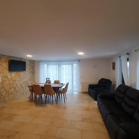 Ferienhaus La Casa Din *